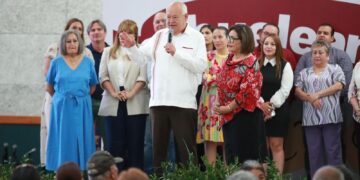 Reconoce Gobernador de BCS a las y los Abuelitos en su Día