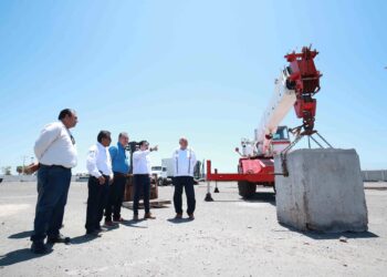 Supervisa VMCC Reemplazo de Luminarias Fotovoltaicas en Puerto San Carlos