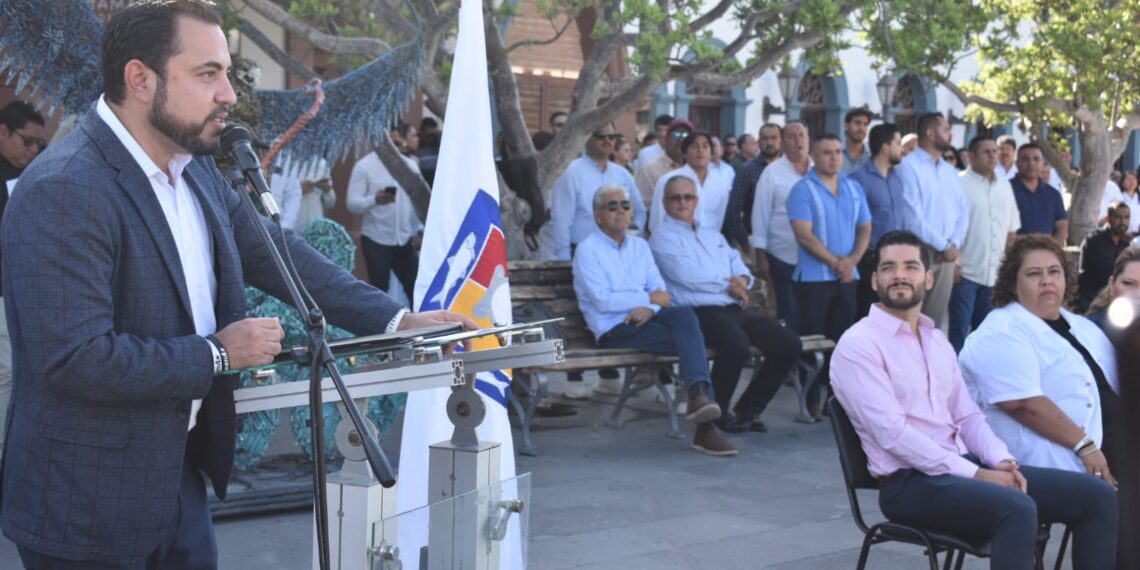 Encabeza presidente municipal Christian Agúndez Gómez los honores a la bandera y la clausura de las actividades cívicas del Mes Patrio en Los Cabos