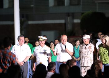 Enciende VMCC Iluminación Alusiva a las Festividades de Septiembre en BCS