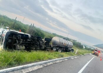 Vuelca pipa de doble remolque ; Guardia  Nacional Activa, Plan de Auxilio