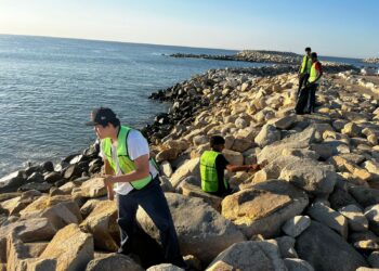 Centro Comunitario y Telebachillerato 42 se unen para llevar a cabo una campaña de limpieza en la Comunidad de La Playa