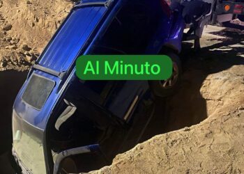 Obra Hidráulica de “alto riesgo”: Se “traga”  una Camioneta y a sus tripulantes