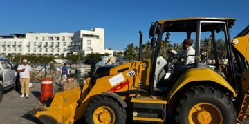 Puerto Los Cabos y Grupo Questro se unen a la jornada de limpieza de la Comunidad de La Playa