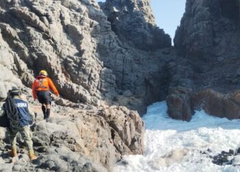 Drama en el Mar en Cabo San Lucas: Personal del Sector Naval,  Continúa búsqueda de una persona desaparecida en playa “La Escondida”