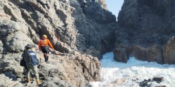 Drama en el Mar en Cabo San Lucas: Personal del Sector Naval,  Continúa búsqueda de una persona desaparecida en playa “La Escondida”