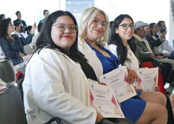 Egresa Hospital Salvatierra Nueva Generación de 23 Médicos Internos de Pregrado