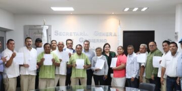 Entrega Gobierno de BCS Nuevos Permisos de Taxis en Los Cabos
