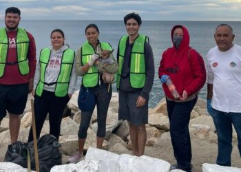 Centro Comunitario y la Comunidad de La Playa se unen por un medio ambiente más limpio