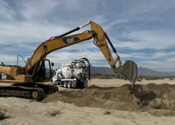 Personal de OOMSAPAS realiza reparación de colector principal para beneficio de colonia San Vicente