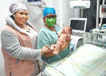 Presentan Hospitales de BCS Tres Nacimientos Durante la Víspera del 2025