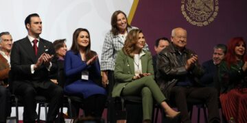 Asiste Gobernador Víctor Castro al Encuentro Nacional Municipal 2025