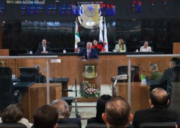 Acude Gobernador al 50 Aniversario de la Constitución Política del Estado Libre y Soberano de BCS