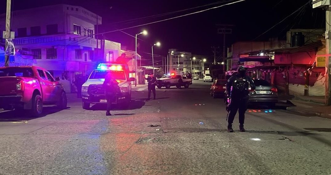 Zitácuaro, Michoacán, en Llamas: 3 Muertos y 3 Tiendas de Conveniencia Quemadas