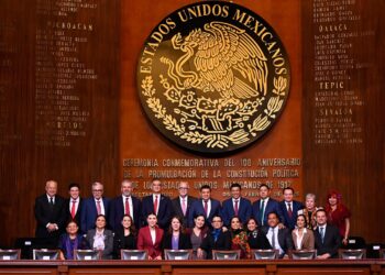 Asiste VMCC al 108º Aniversario de la Constitución Política de los Estados Unidos Mexicanos de 1917