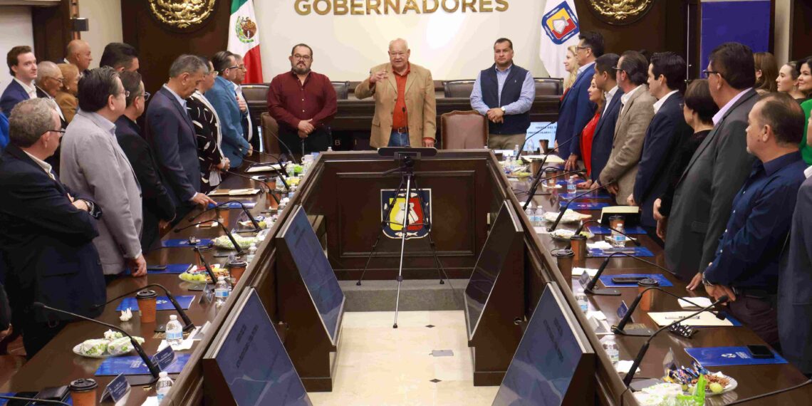 Toman protesta a la nueva Mesa Directiva del Colegio de Notarios Públicos de BCS