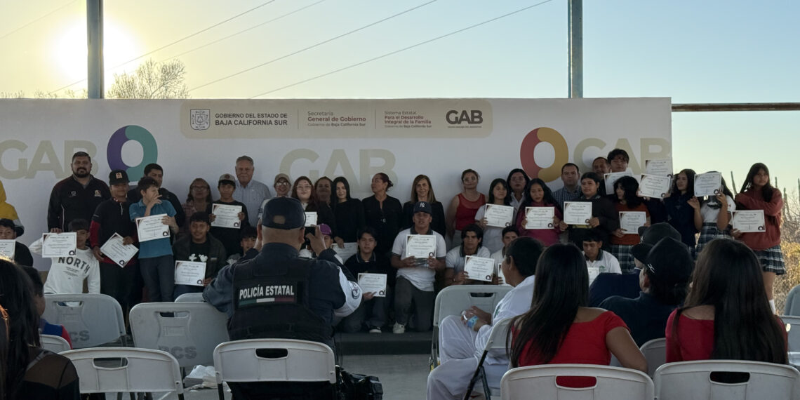 Premian a estudiantes que participaron en cortometrajes realizados en escuelas de la colonia La Pasión