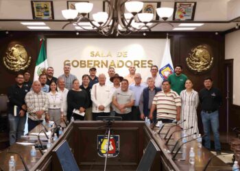 Presentan pescadores ribereños ante el Gobernador y titular de la CONANP iniciativa para crear una nueva reserva de la biosfera