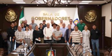 Presentan pescadores ribereños ante el Gobernador y titular de la CONANP iniciativa para crear una nueva reserva de la biosfera