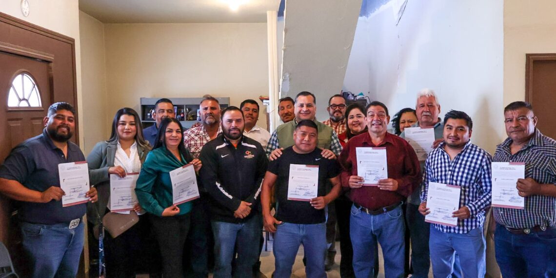 Entregan títulos de concesión a taxistas y realizan Jornada por la Paz en Vizcaíno