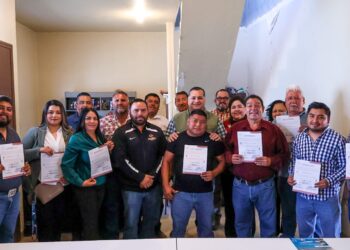 Entregan títulos de concesión a taxistas y realizan Jornada por la Paz en Vizcaíno
