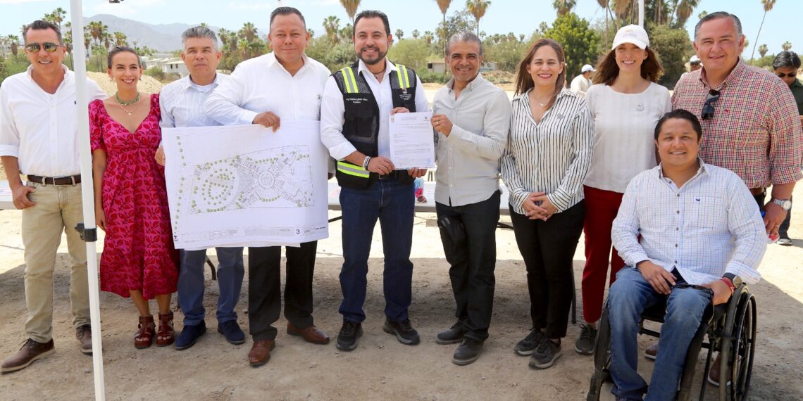 Visita alcalde Christian Agúndez obras de construcción del nuevo CRIT Los Cabos