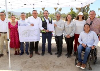 Visita alcalde Christian Agúndez obras de construcción del nuevo CRIT Los Cabos