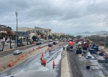Se habilita segundo carril de circulación para agilizar el tráfico donde se realizan obras de construcción en Fonatur