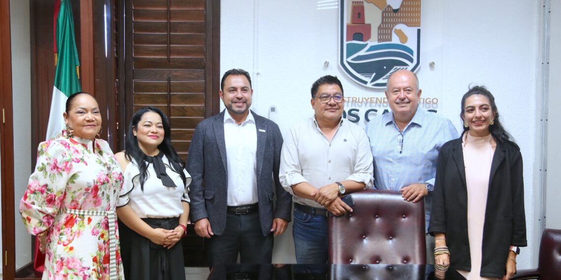 Firman escrituras para construcción del Centro de Atención Integral a Mujeres en Cabo San Lucas