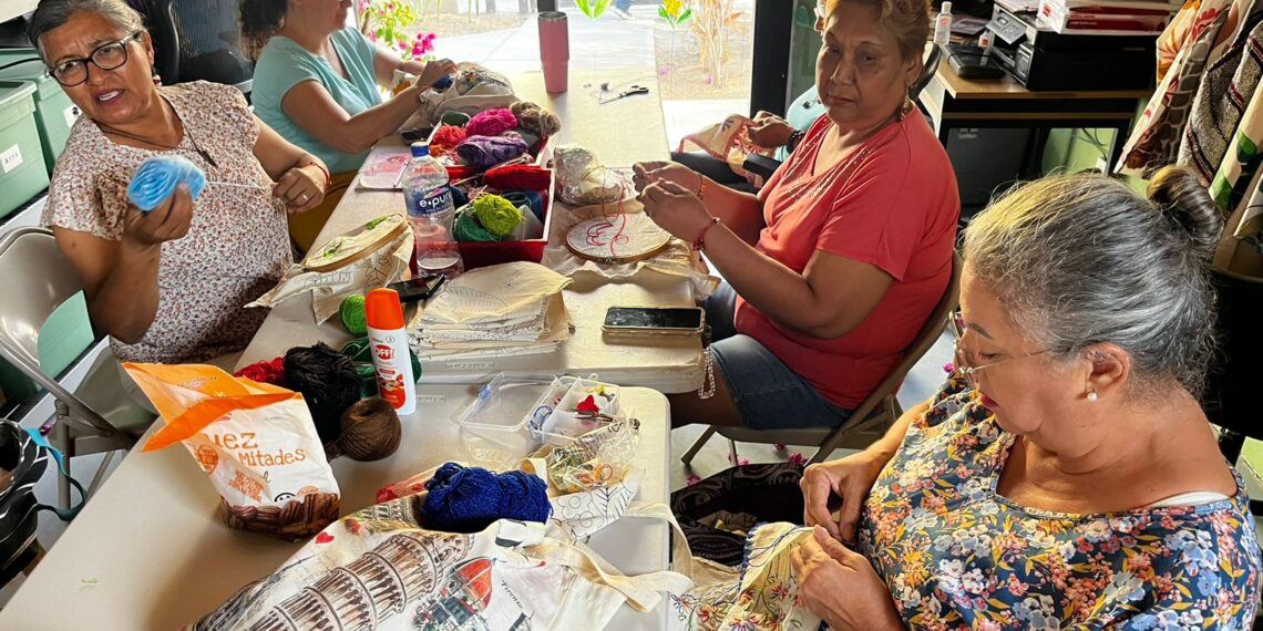 En el Corazón del Centro Comunitario: El Poder Transformador de las Mamás