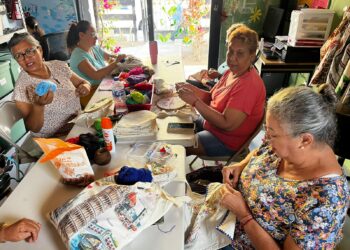 En el Corazón del Centro Comunitario: El Poder Transformador de las Mamás