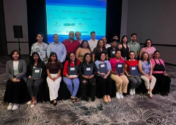 Más de 20 jóvenes universitarios se gradúan con apoyo del programa “Becando Sueños” de Fundación Questro