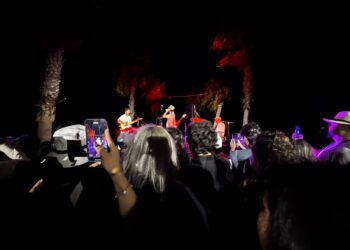 Caloncho y Daniel, Me Estás Matando cautivan en The Jetty de Hotel El Ganzo