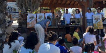 Comunidad de La Playa impulsa conservación marina con foros, gastronomía y actividades para la infancia