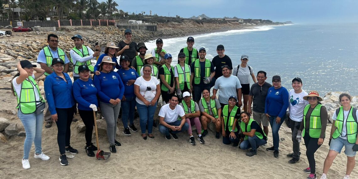 La Playa Centro Comunitario impulsa limpiezas mensuales con apoyo comunitario y hotelero