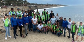 La Playa Centro Comunitario impulsa limpiezas mensuales con apoyo comunitario y hotelero