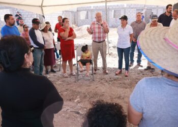 Gobernador Víctor Castro brindará certidumbre legal a familias del predio Mar Sol, en La Paz