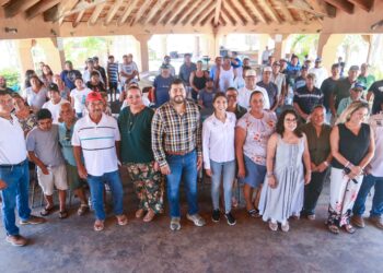 Entrega DIF 100 apoyos alimentarios a familias de pescadores en San José del Cabo