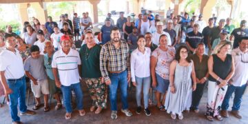 Entrega DIF 100 apoyos alimentarios a familias de pescadores en San José del Cabo