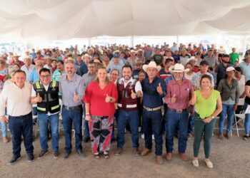 No vamos a dejar solo al campo: Christian Agúndez; Entregó Alcalde apoyos al sector ganadero para mitigar efectos de la sequía