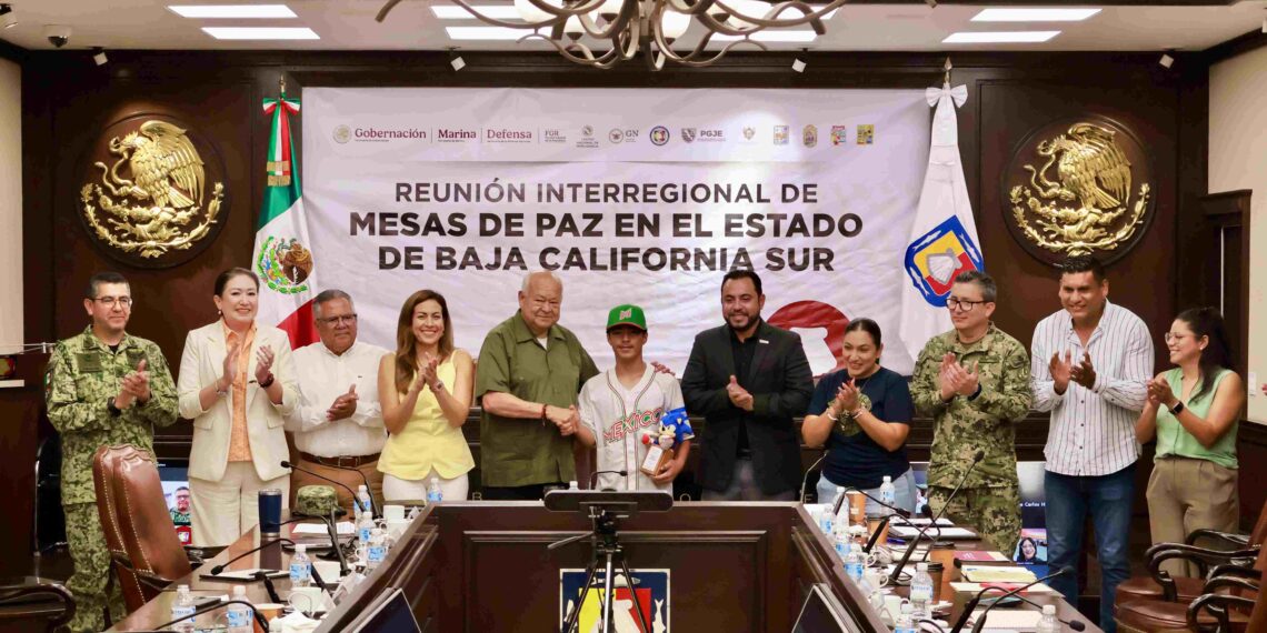 Reconoce Mesa de Paz en BCS a joven beisbolista que brilló en el Campeonato Mundial de Taiwán