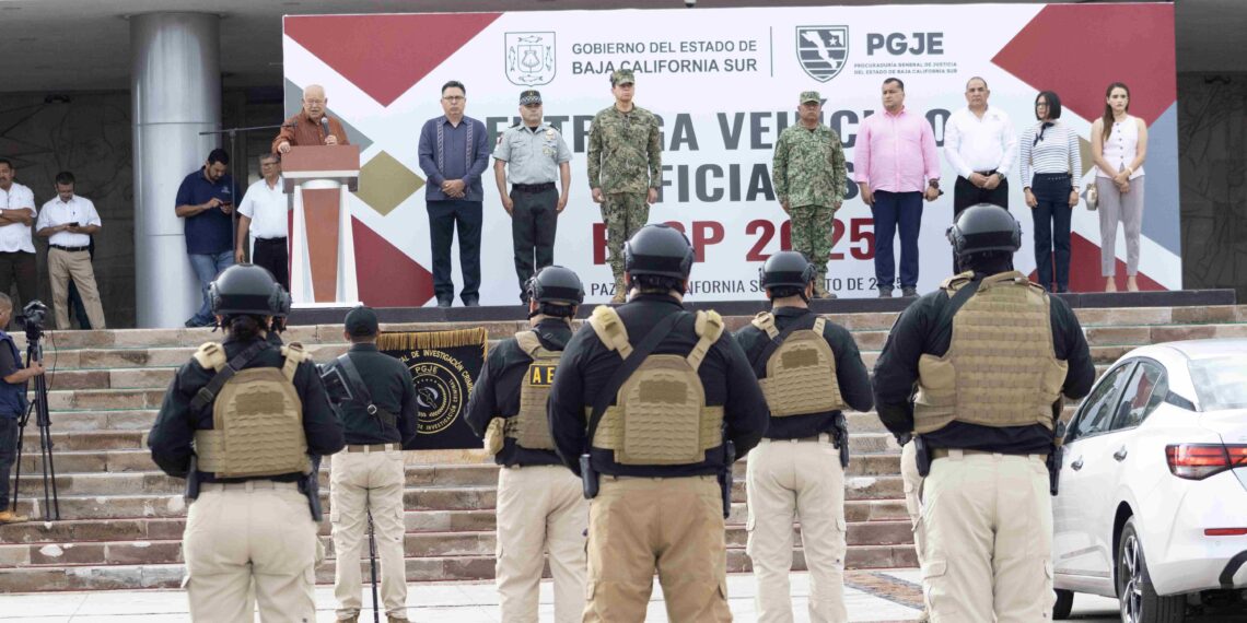 Gobierno del Estado fortalece a la Procuraduría General de Justicia con la entrega de 26 nuevos vehículos