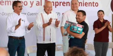 Impulsa Gobierno de BCS, autoempleo y emprendimiento con entrega de apoyos a familias paceñas