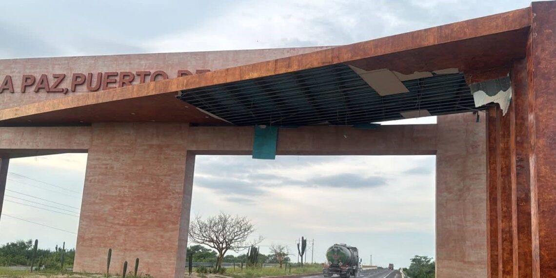 Acusa Colegio de Arquitectos: Obra de la “Puerta de La Paz”,  es un plagio de la entrada de un fraccionamiento Privado”
