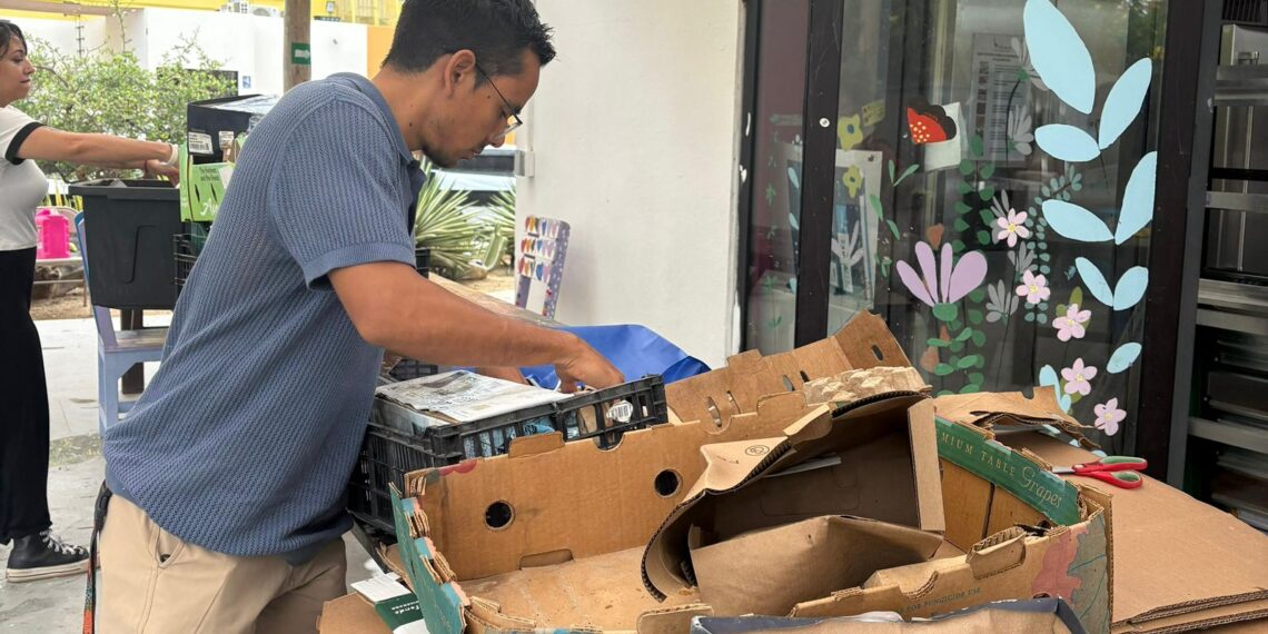 Con reciclaje mensual, La Playa Centro Comunitario combate la contaminación marina