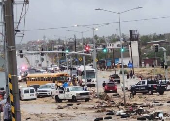 Refuerzan medidas preventivas ante el fortalecimiento del Huracán Lorena