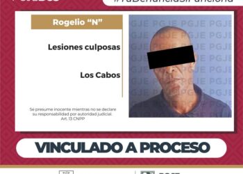 Lo atropella y le pasa el vehículo en ambas piernas