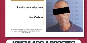 Lo atropella y le pasa el vehículo en ambas piernas