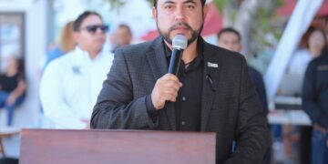 Anuncia alcalde Christian Agúndez fortalecimiento de trabajos de bacheo tras afectaciones por “Lorena”