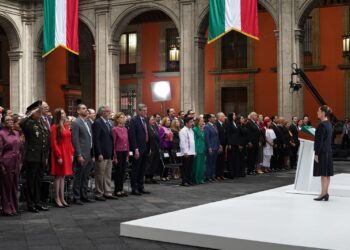 Acude el gobernador Víctor Castro al Primer Informe de Gobierno de la presidenta Claudia Sheinbaum